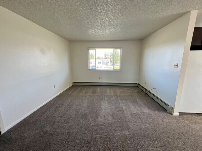 Building Photo - Two Bedroom with Garage Ready Now