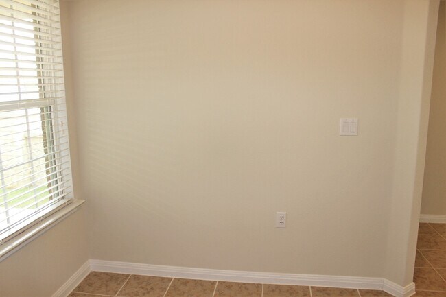 Building Photo - 213 Paint Creek Ln