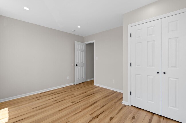 Building Photo - 2524 E Fayette St