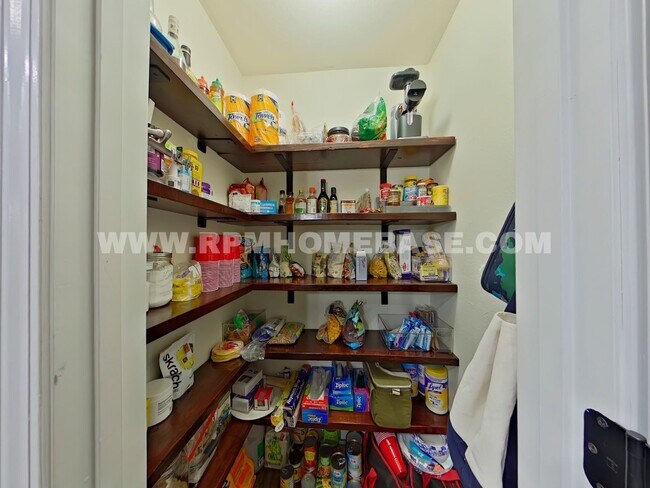 Building Photo - Coming Soon – Beautiful Rental Home in Cre...