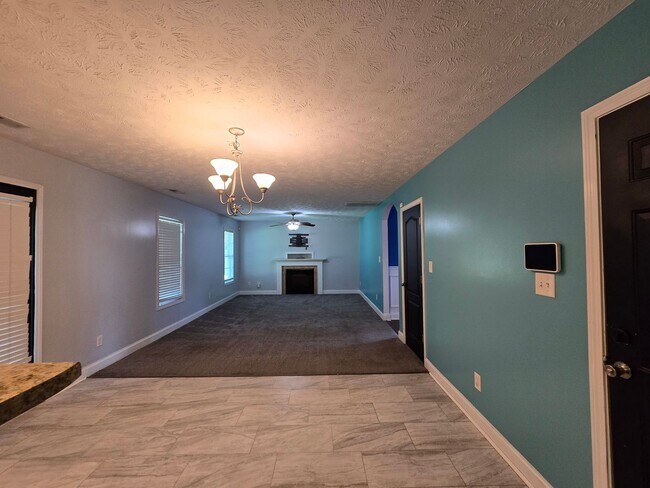 Building Photo - 103 Flag Dr