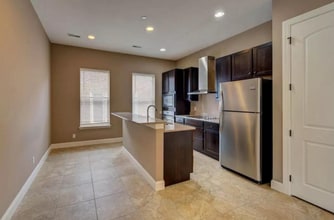 Building Photo - Cates Ave Fourplex