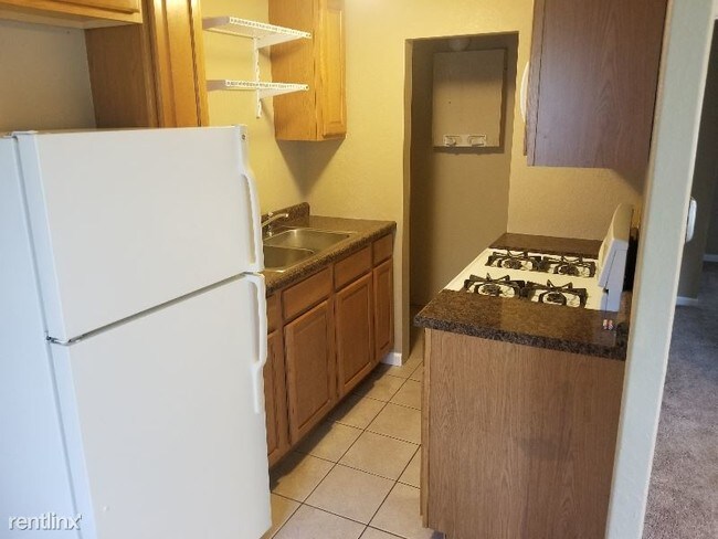 Building Photo - 1 br, 1 bath Apartment - 103 W. Eads A Unit A
