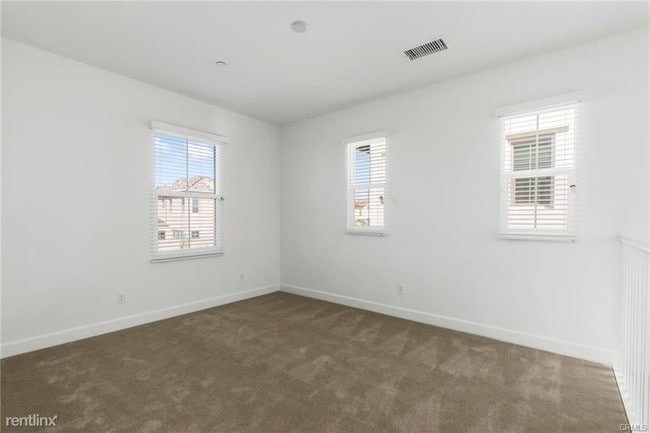 Building Photo - 4 br, 3 bath House - 82 Meander