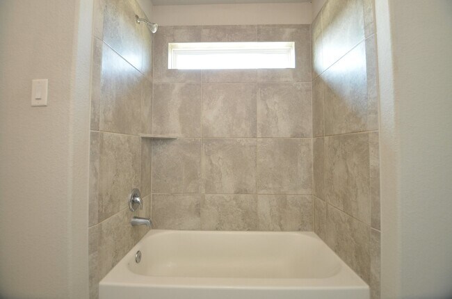 Building Photo - 3502 Gannan Lake Ct