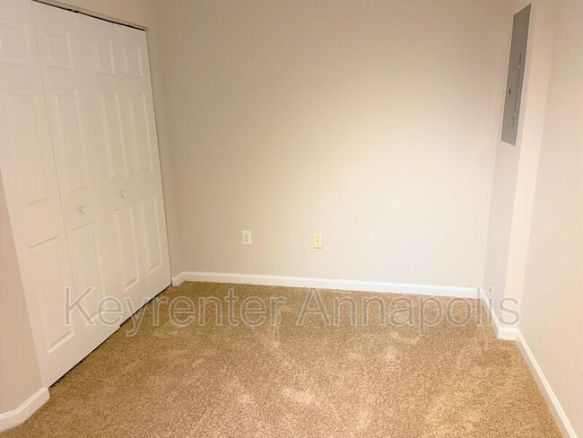 Building Photo - 8221 Water Lily Way