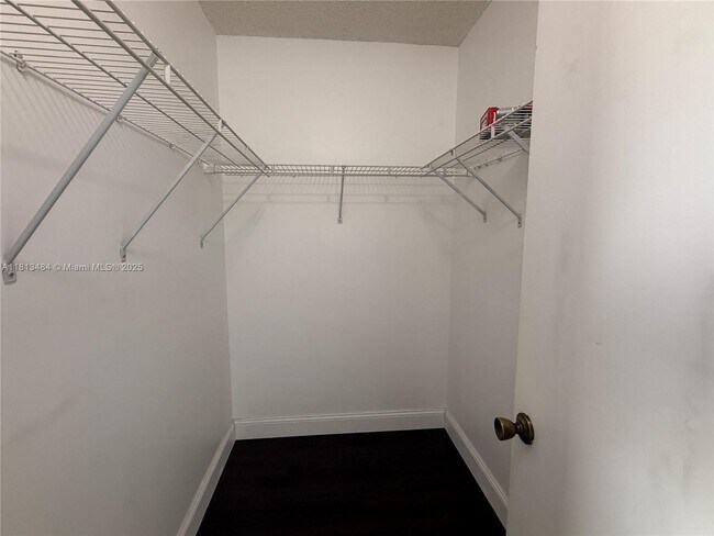 Building Photo - 17432 SW 140th Ct