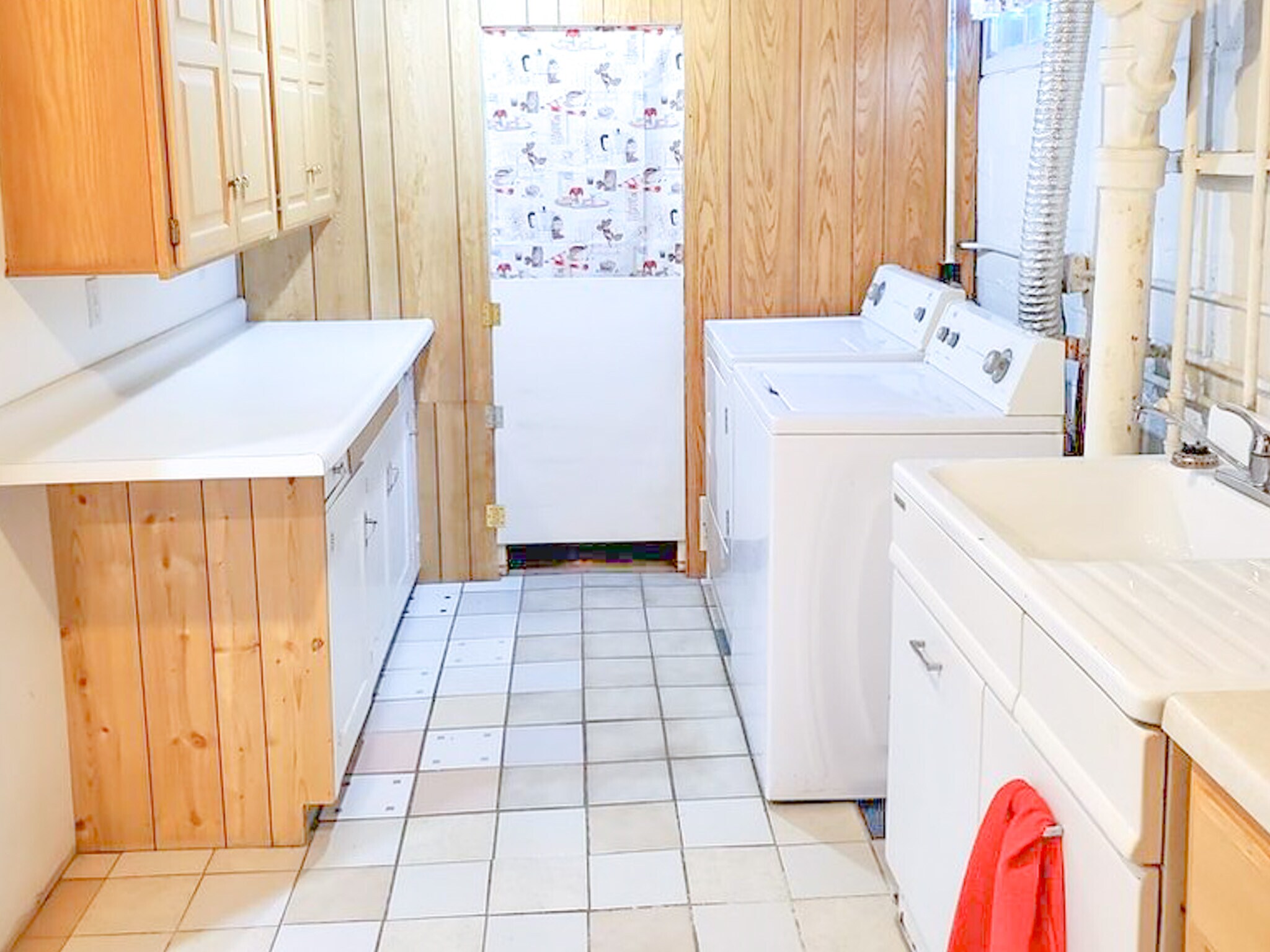 Laundry/kitchen - 223 E Rose St