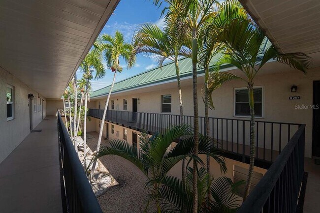Building Photo - 3905 Del Prado Blvd S