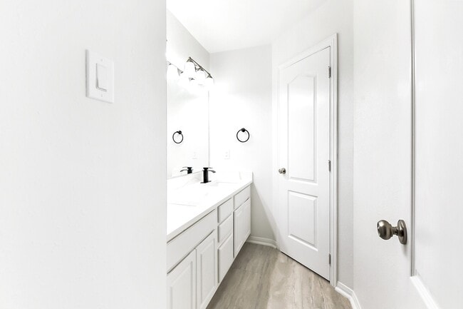 Building Photo - 21823 Mystic Point Ct