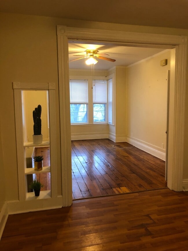 Building Photo - 236 Green St