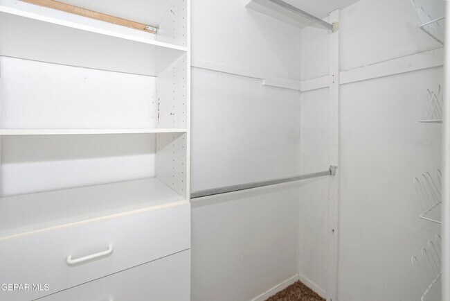 Building Photo - 908 Los Pinos Way
