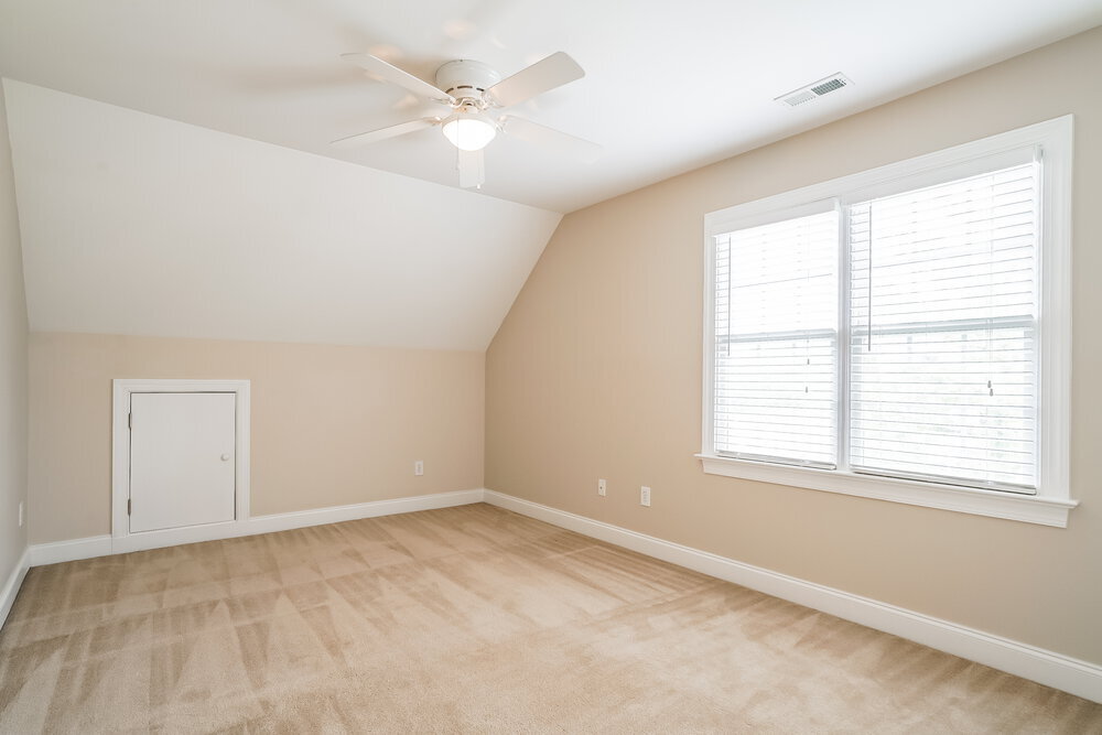 Building Photo - 429 Longbourn Dr