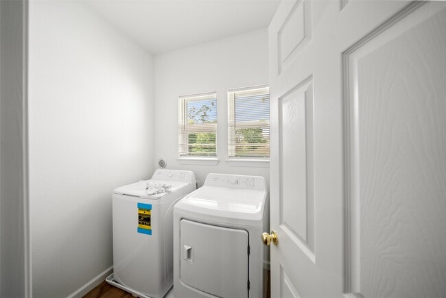 Building Photo - 6719 Roanoke St