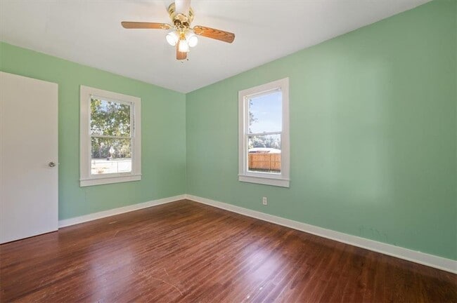 Building Photo - 300 Colson Ave