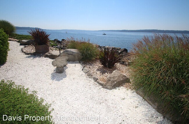 Building Photo - 1 br, 1 bath House - 10203 47th AVE SW, #B8