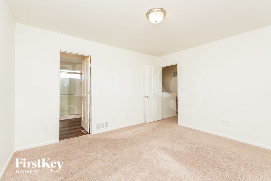 Building Photo - 10142 Luneth Dr