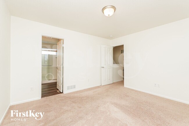 Building Photo - 10142 Luneth Dr