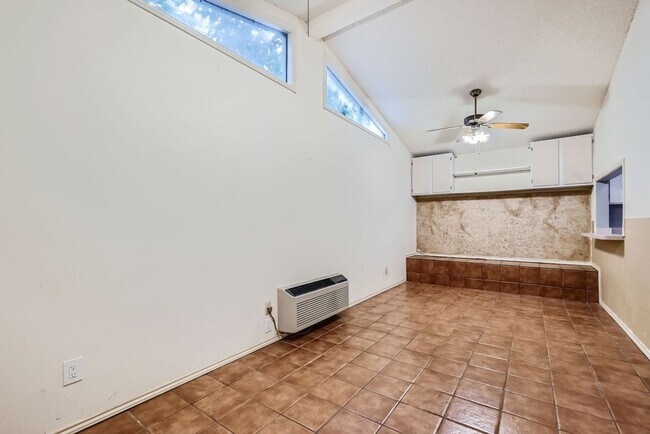 Building Photo - Charming 2-BR/2-Bath Home in the Heart of ...