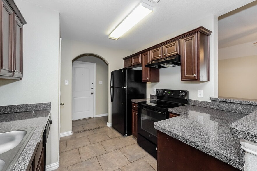 Building Photo - 7609 Rainbow Creek Dr