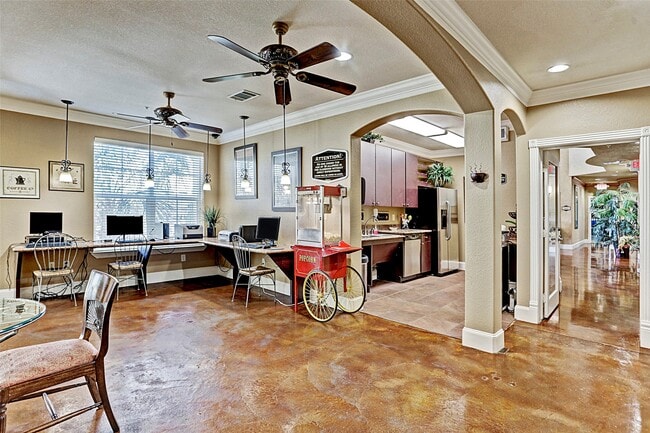 Building Photo - 1711 Old Spanish Trl