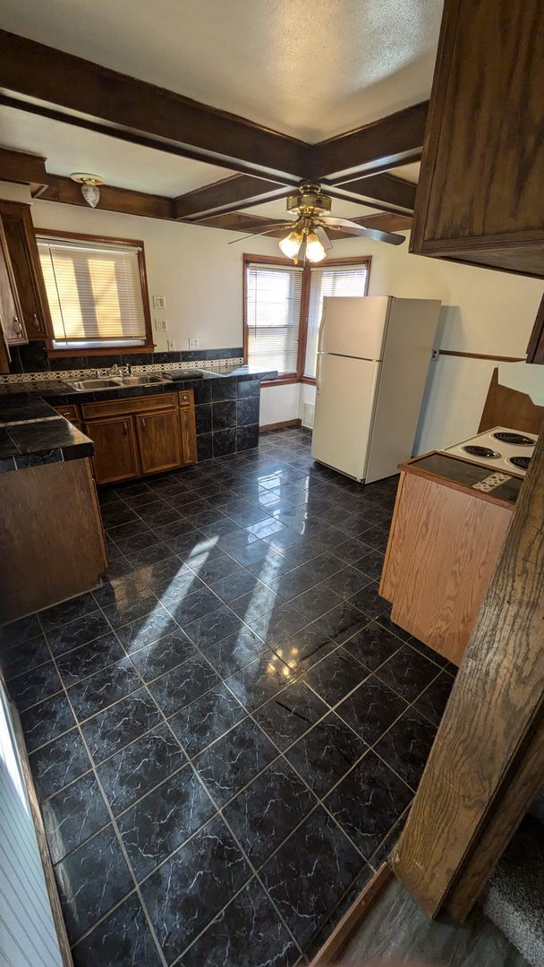 Building Photo - Charming  Single Family 3bd/1.5 bath