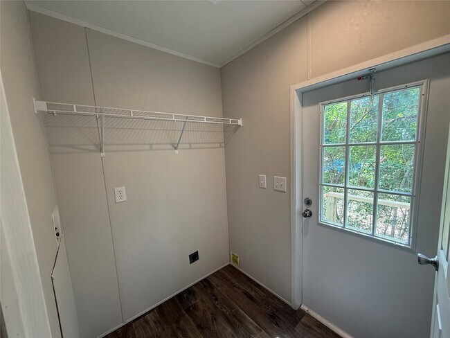 Building Photo - 1032 Meridian