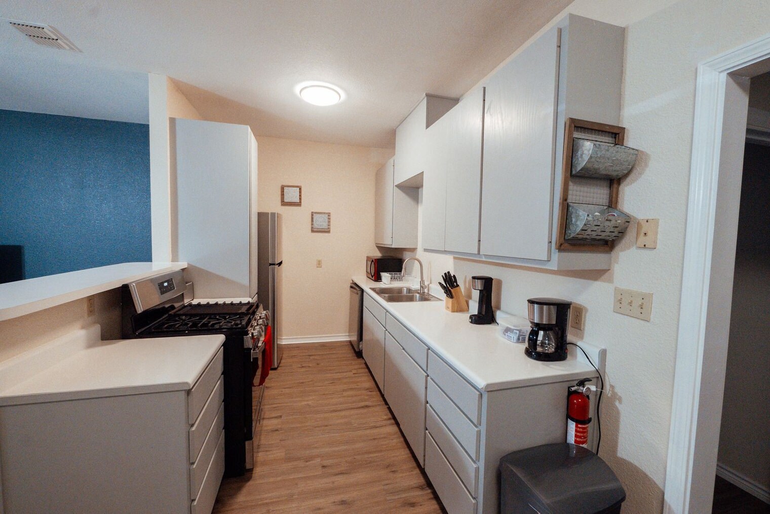 Building Photo - 10201 Shane Dr