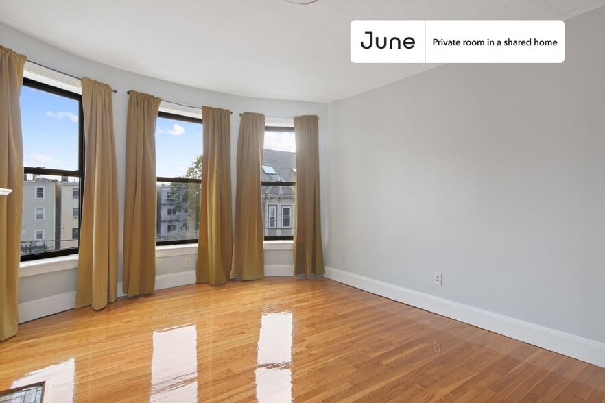 Building Photo - Room in Shared 4 bed/2 bath home in Allston