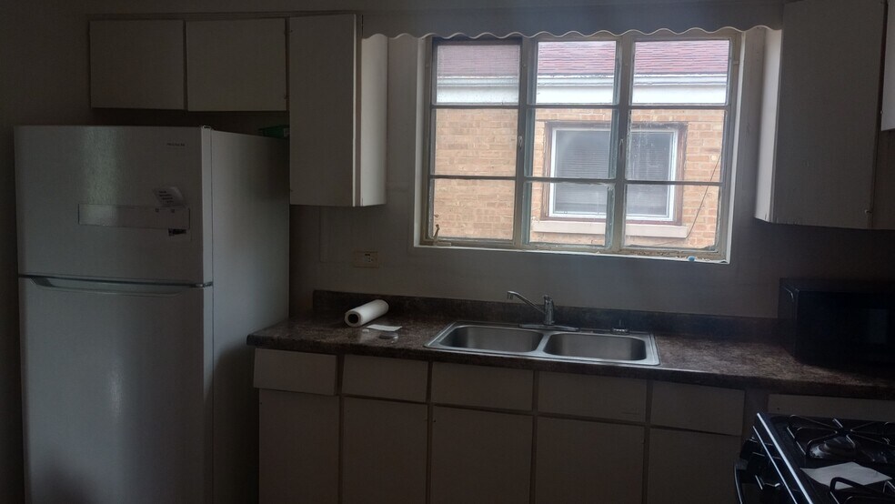 Building Photo - 9113 Lawler Ave