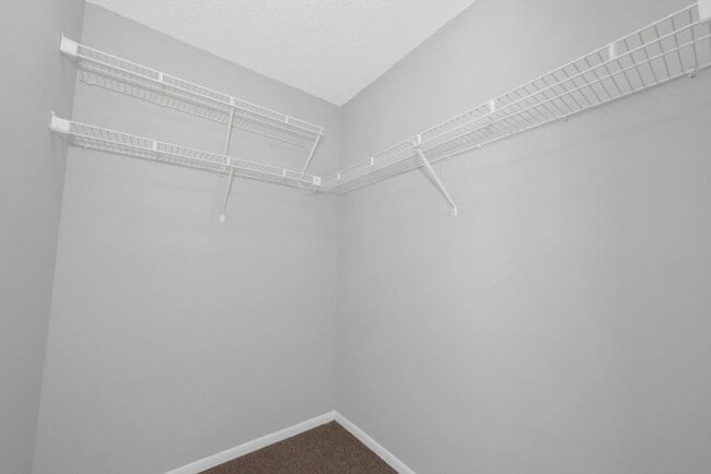 Building Photo - 727 Sugar Way Bay