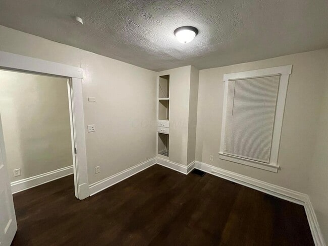 Building Photo - 287 E Woodrow Ave