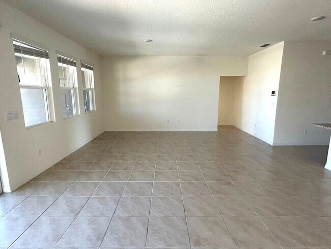 Building Photo - 7604 Oakmoss Loop