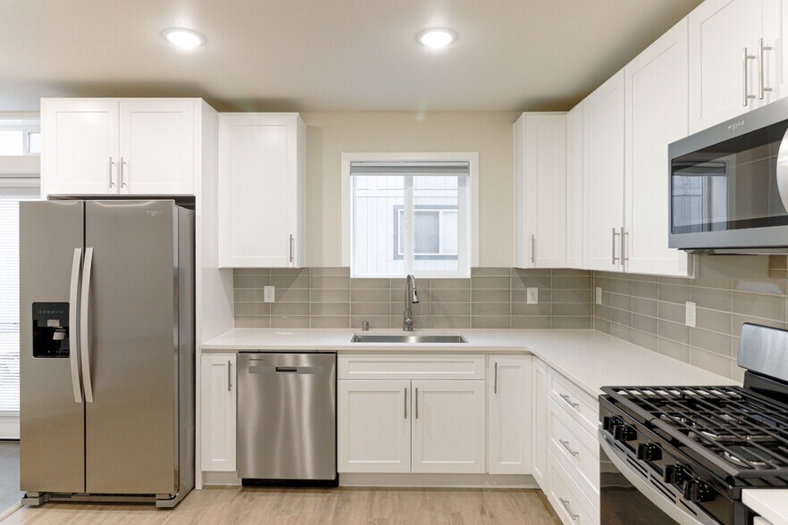 Building Photo - 8202 Mentra St