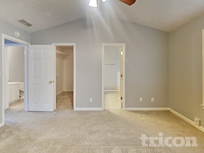 Building Photo - 641 Delay Way