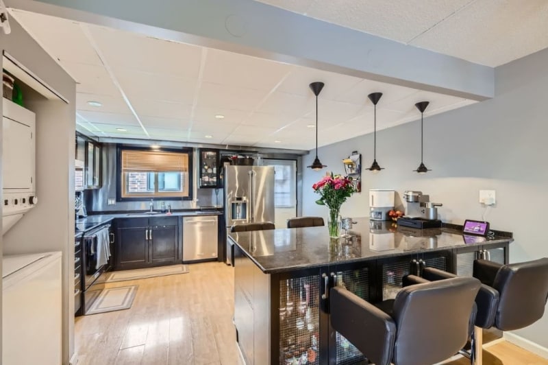 Building Photo - 953 N Rohlwing Rd