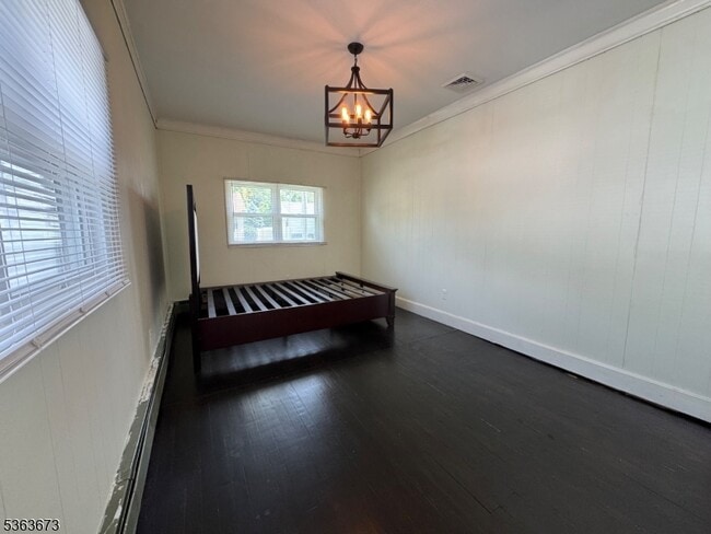 Building Photo - 636 Linden Ave