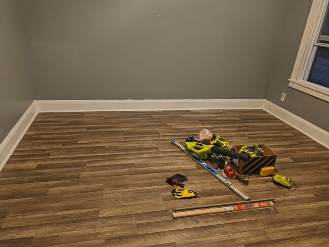 Primary Photo - 12 Elm St