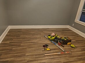 Building Photo - 12 Elm St