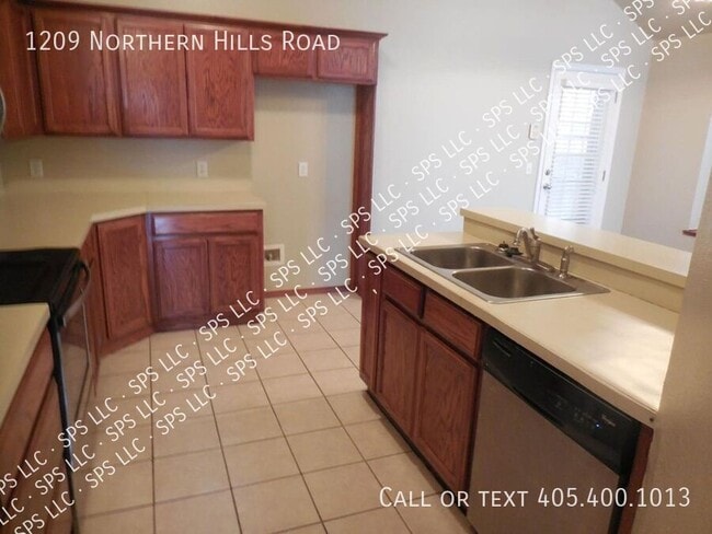 Building Photo - 1209 Northern Hills Rd