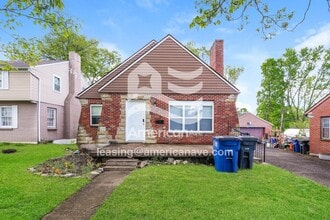 Building Photo - 1818 Parkhill Dr
