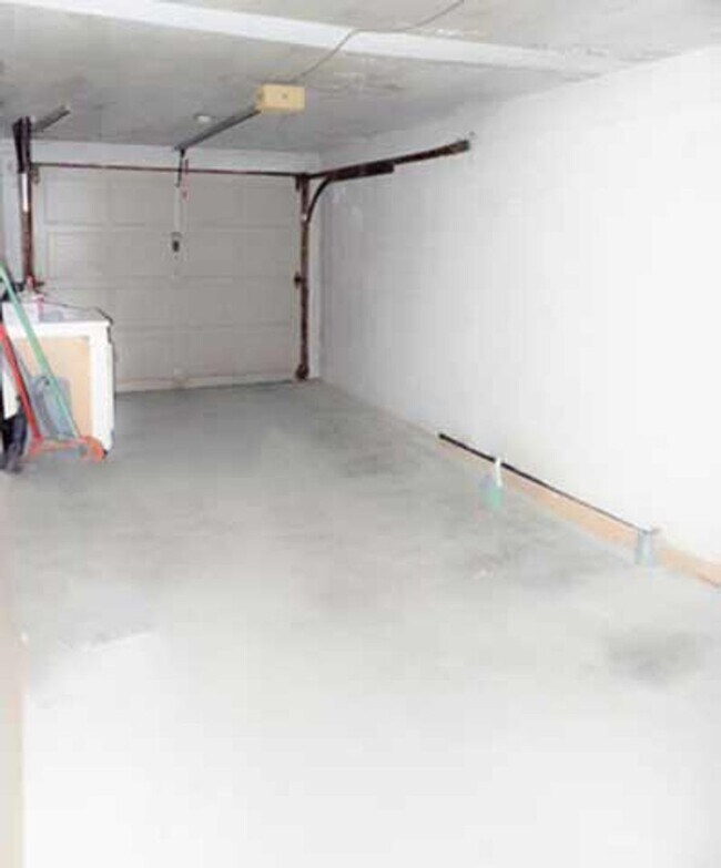 Building Photo - 25th Triplex