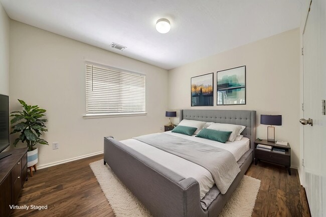 Building Photo - 33127 Cottonwood Bend