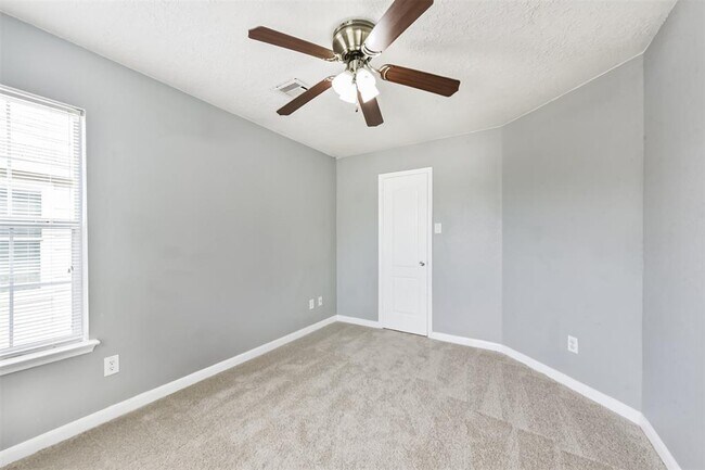 Building Photo - 22218 Orchard Dale Dr