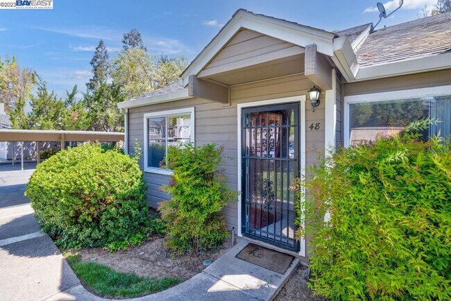 Building Photo - 9101 Newhall Dr