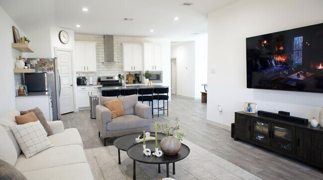 Building Photo - 12918 Wempe Wy