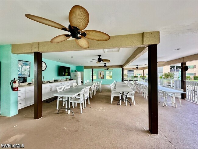 Building Photo - 5467 Rattlesnake Hammock Rd