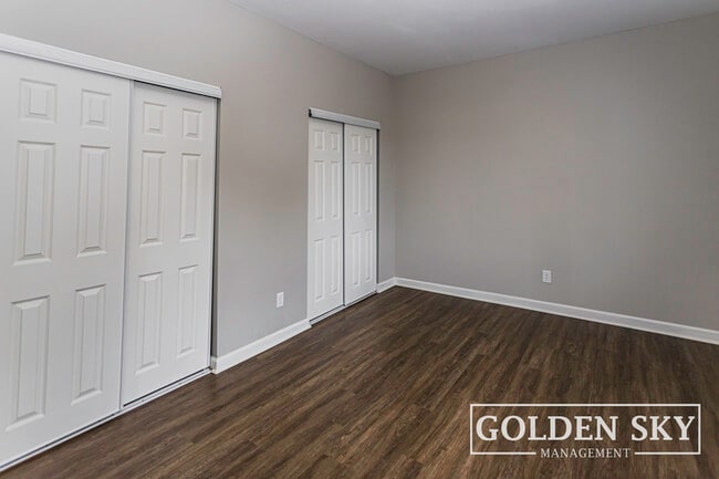 Building Photo - 1600 S Batavia Ave