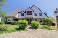 Building Photo - 8848 Scenic Hills Dr