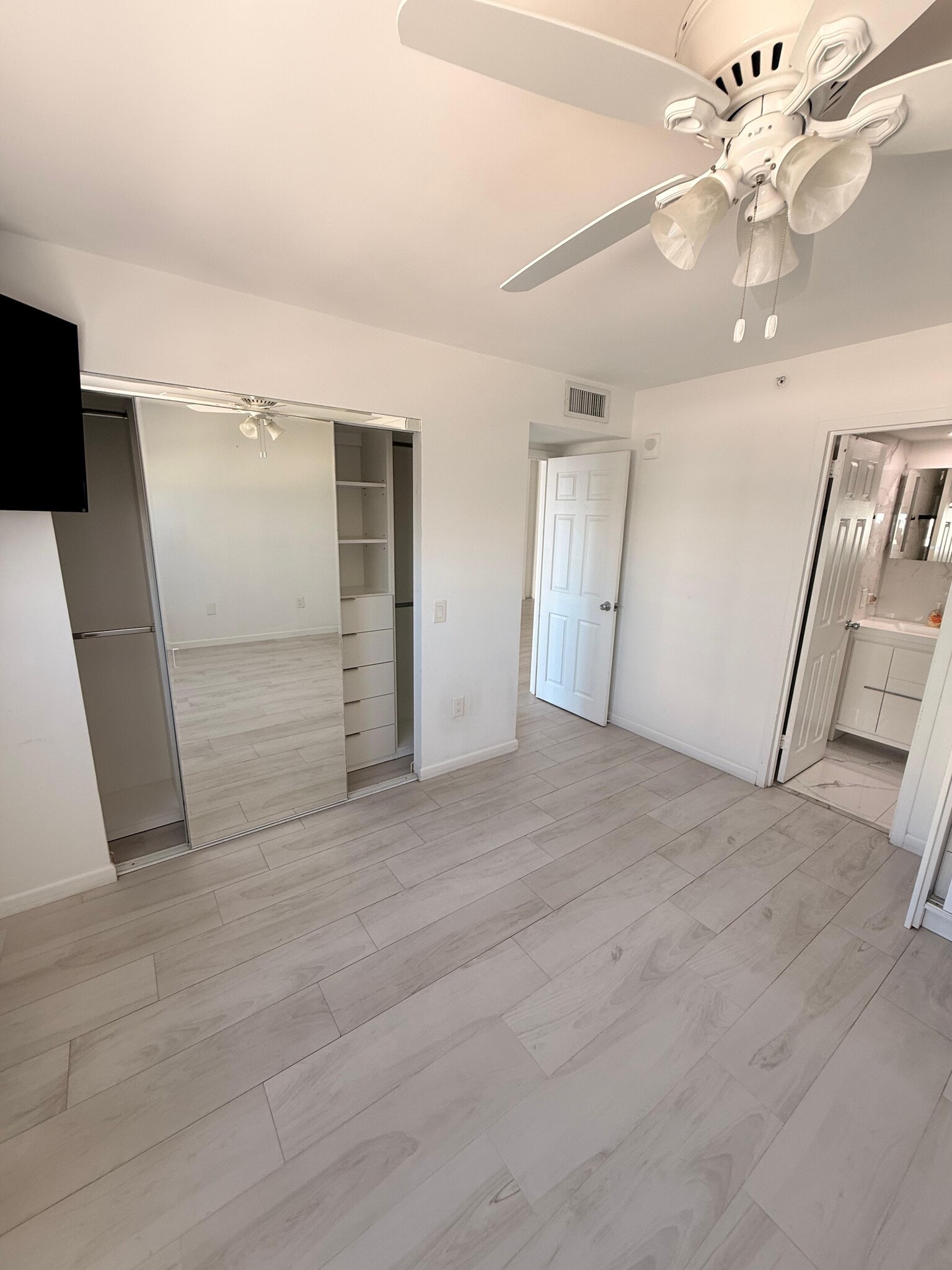 Building Photo - 6969 Collins Ave